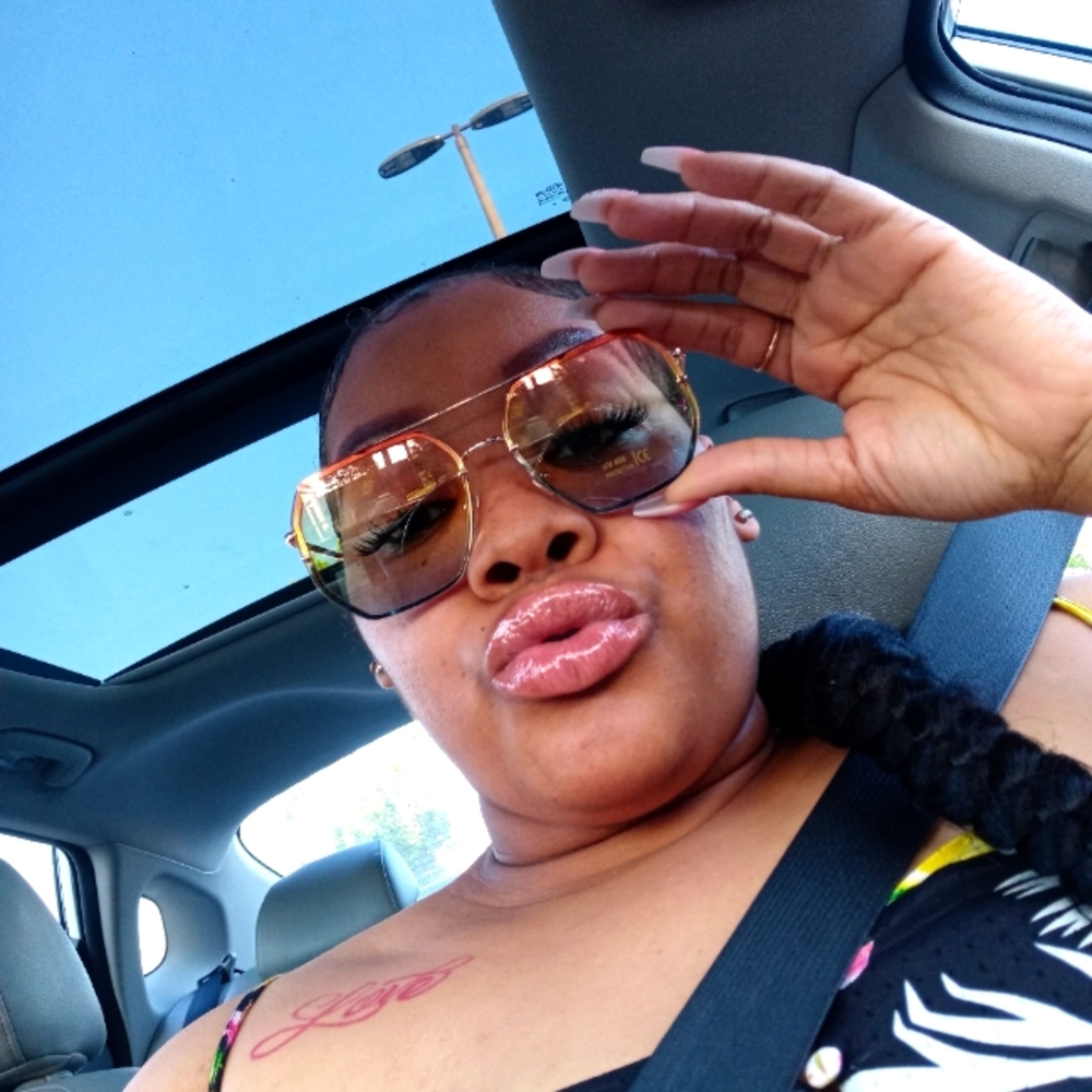 Meet your Posher, Tiffany